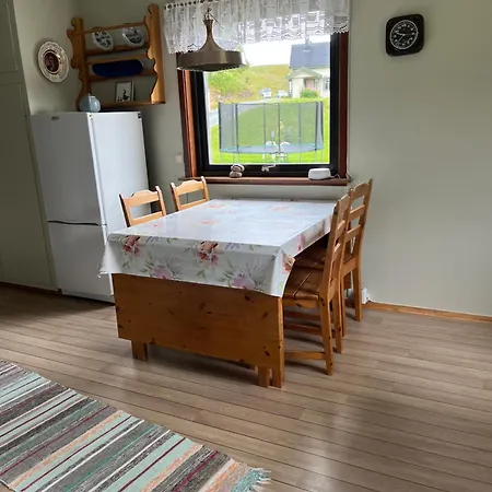 Midt Mellom Tromso Og Senja * Myre