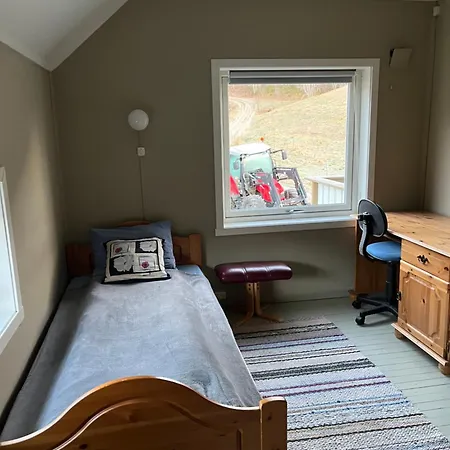 Midt Mellom Tromso Og Senja Tatil Evi