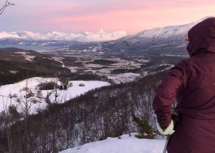 Midt Mellom Tromso Og Senja